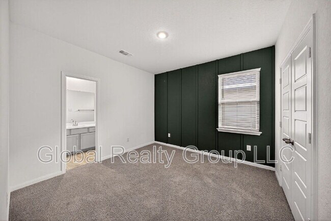 Building Photo - 10064 Mulhouse Dr