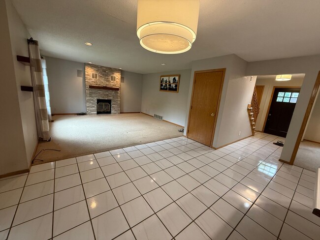Building Photo - Beautiful single family home!