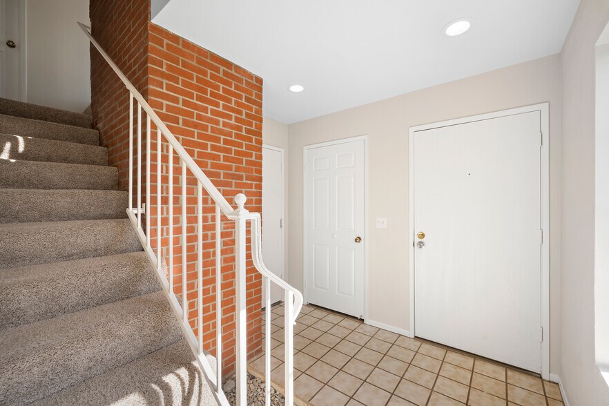 Building Photo - 1030 Ruberta Ave