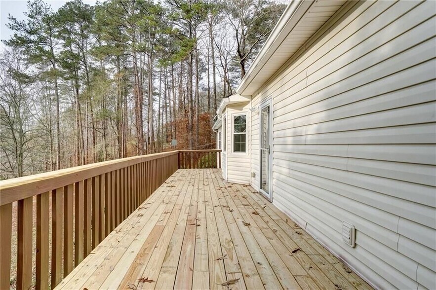 Building Photo - 701 Longview St