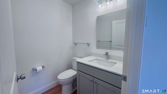 Building Photo - 44 Mettler St