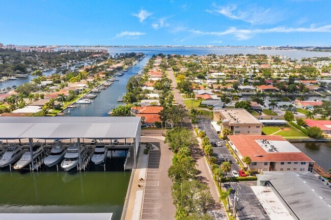 Building Photo - Waterfront Views! Fully updated 2/2 condo