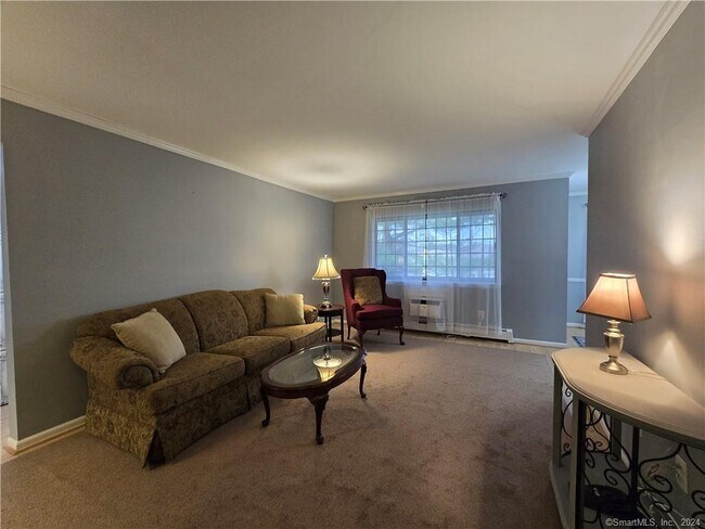 Building Photo - 22 Essex Ct