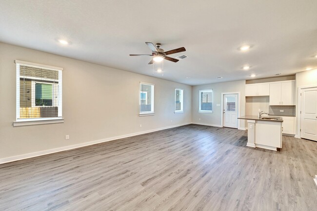 Building Photo - 311 Ravens Crst Dr