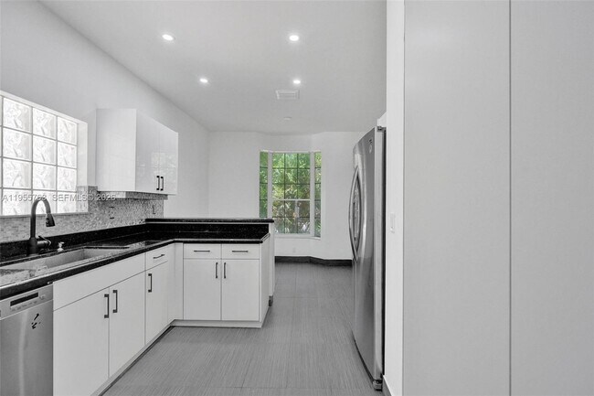 Building Photo - 1251 Hayes St