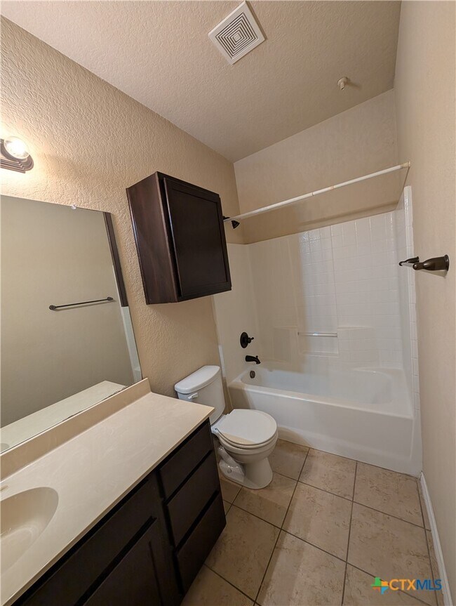 Building Photo - 1028 Brown Rock Dr