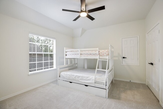 Building Photo - 1417 Cool Springs Dr