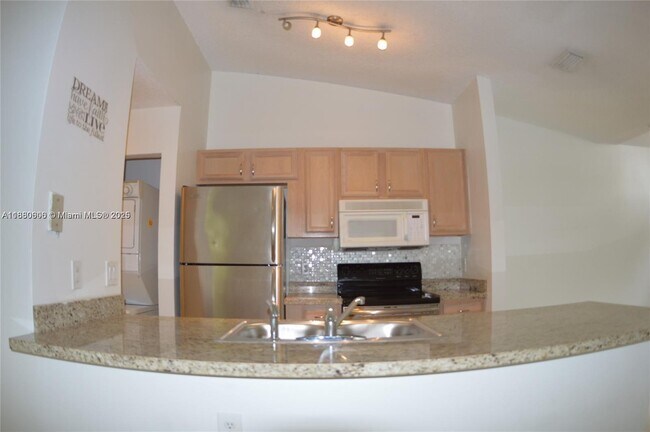 Building Photo - 10630 SW 157th Ct