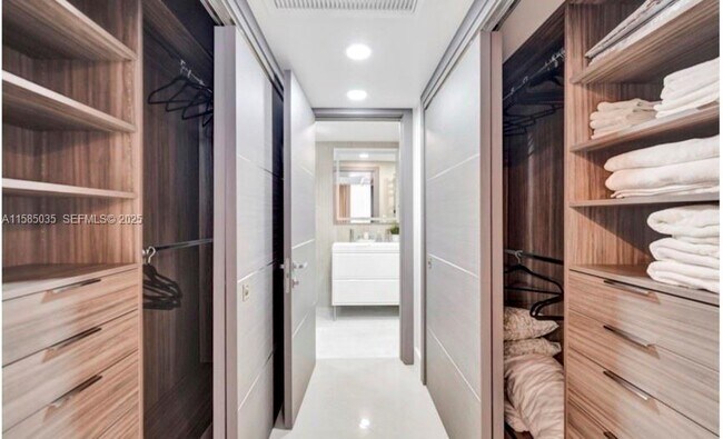 Building Photo - 4001 S Ocean Dr