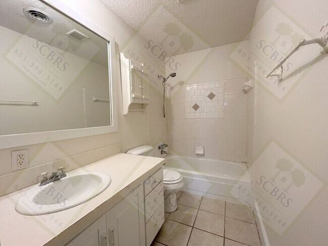 Building Photo - St. Andrews 4 Bedroom, 2 Bath Home