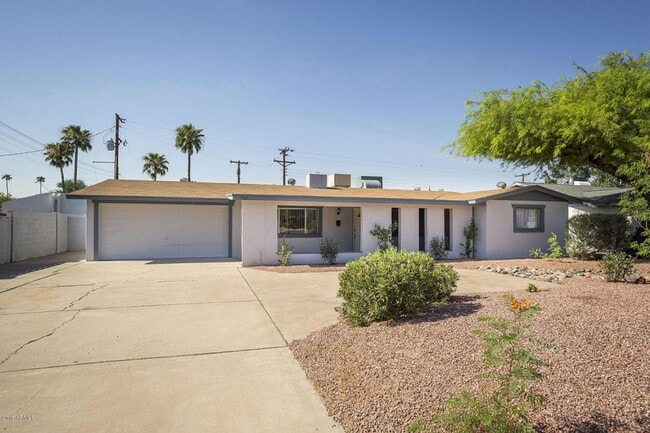 Building Photo - 5-Bedroom Tempe Home Near ASU with Garage & Covered Patio