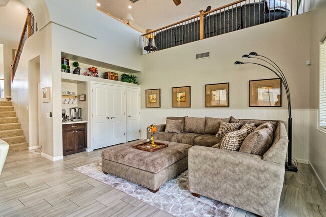 Building Photo - 8790 W Hayward Ave