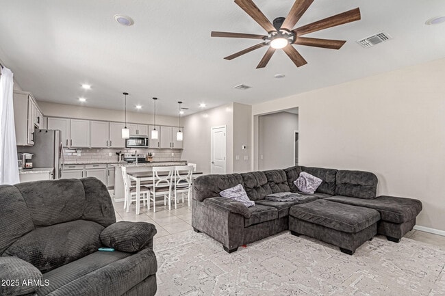 Building Photo - 17344 W Country Club Terrace