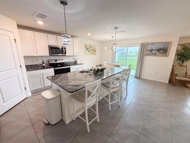 Building Photo - 10744 Chippewa Dr