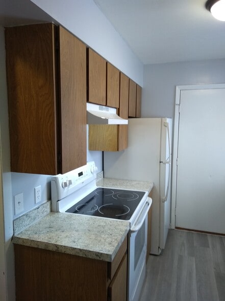 Kitchen - 3307 henry st