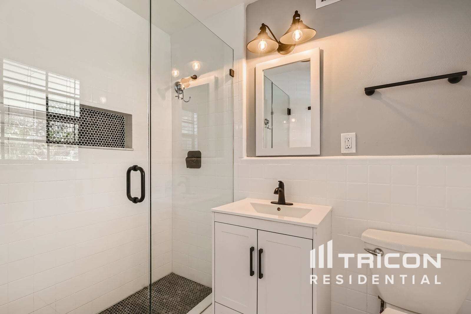 Building Photo - 348 Barbara Cir