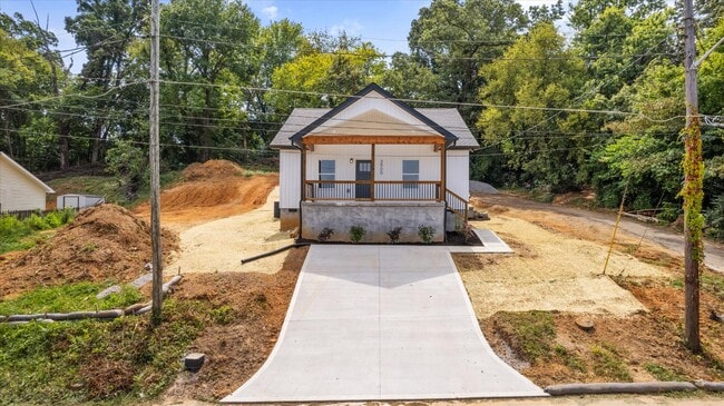 Building Photo - 3900 Lilac Ave