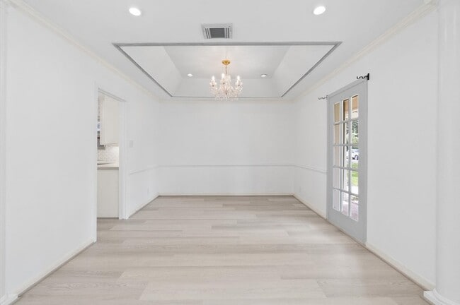 Building Photo - 6249 Overbrook Ln