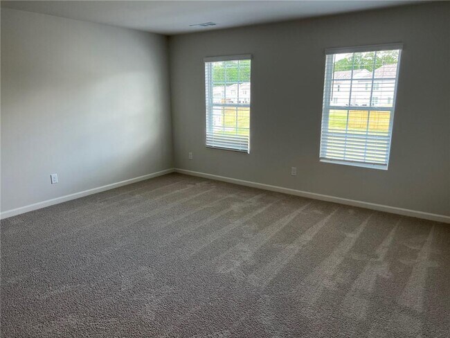 Building Photo - 37 Willow Grn Trce