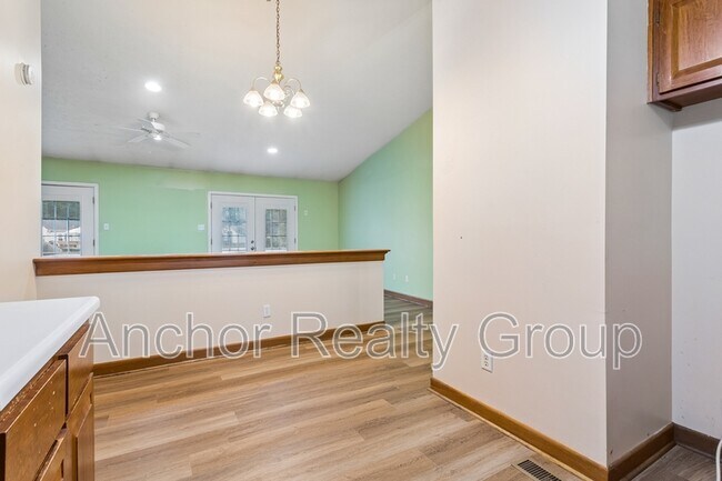 Building Photo - 12 Waterview Point