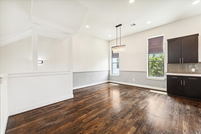 Building Photo - 1703 Weber St