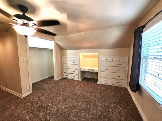 Building Photo - AMAZING 3 BED, 2 BATH Plus Study MILLERS ADDITION NW OKC