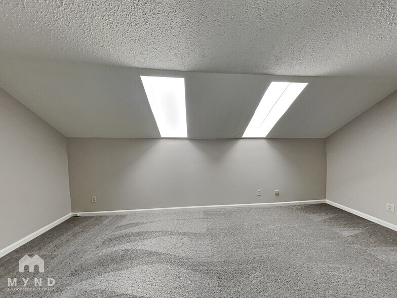Building Photo - 7002 Timber Rise Cove