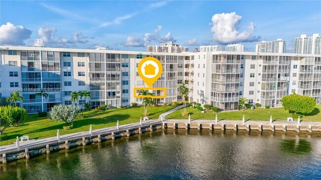 Building Photo - 3020 Marcos Dr