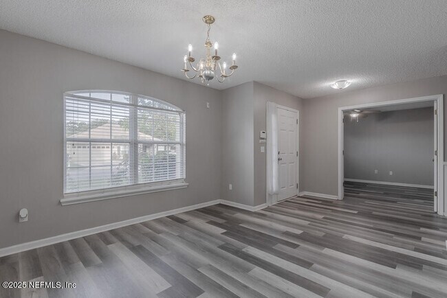 Building Photo - 14004 Crestwick Dr W