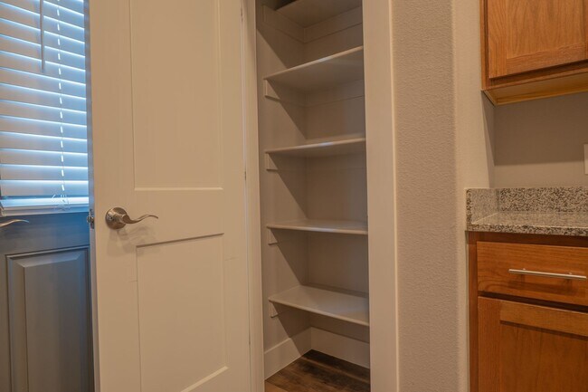 Building Photo - Spacious 3 bed 2 bath in Pea Ridge