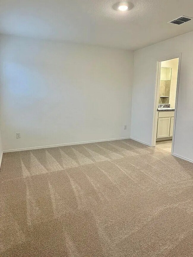 Building Photo - 134 Wheatgrass Ln