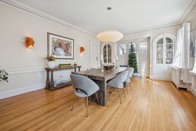 Building Photo - 258 Ridgewood Ave