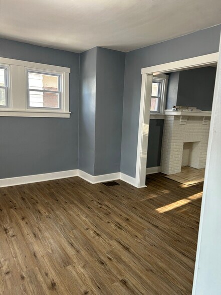 Building Photo - 572 Princeton Blvd