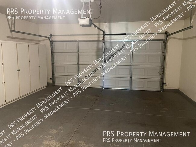 Building Photo - 2152 W Myrtle Dr