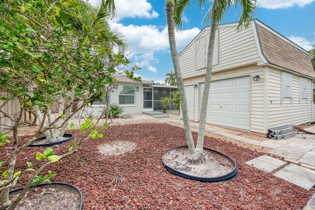 Building Photo - Naples Park - 3 Bedroom, 2 Bathroom - Annu...