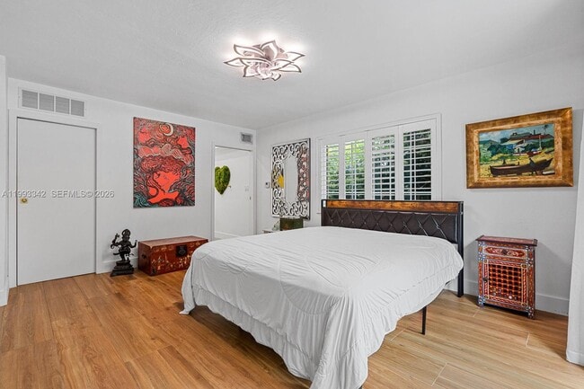 Building Photo - 9517 Bay Dr