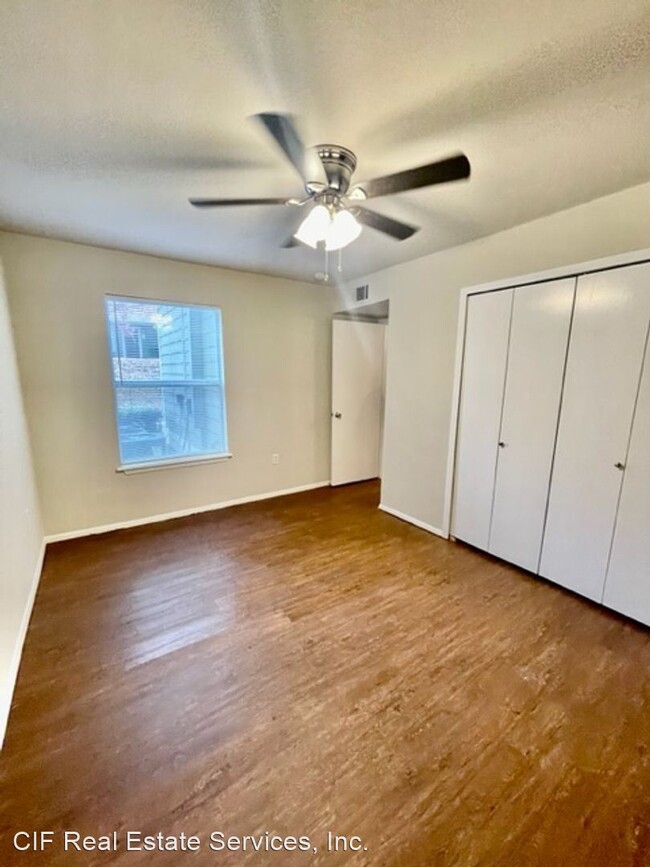 Building Photo - 2 br, 1 bath House - 1500 Lake Shore Dr. U...