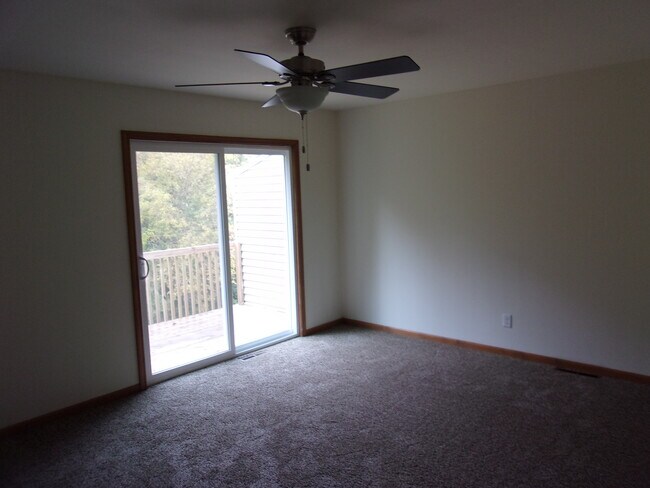 Building Photo - 1252 Lake Charles Ave