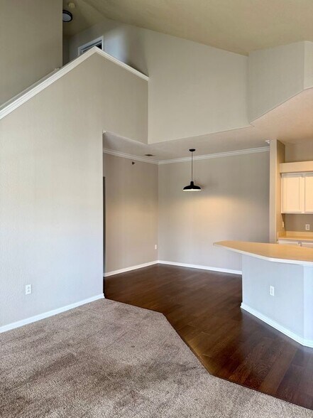 Building Photo - 6013 Castlegate Dr W