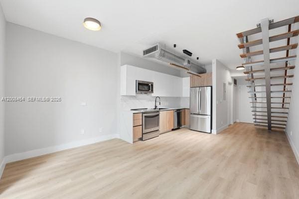 Building Photo - 690 SW 1st Ct