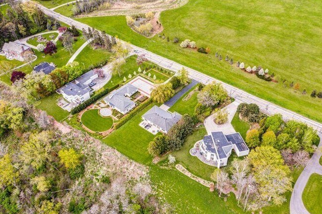 Building Photo - 12650 N Lake Shore Dr