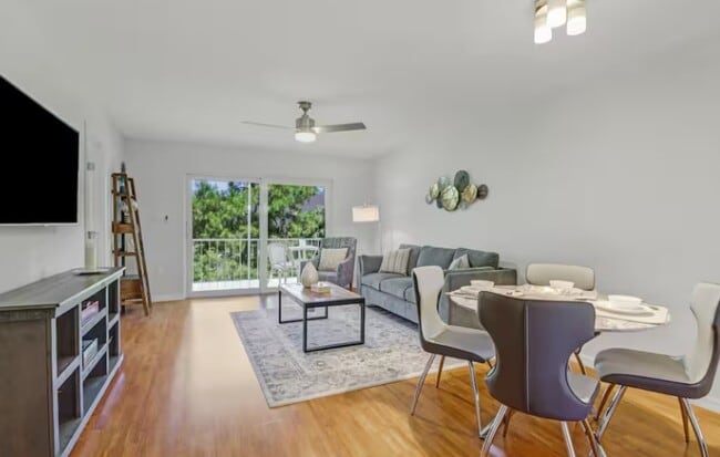 Building Photo - 170 Turtle Lake Ct