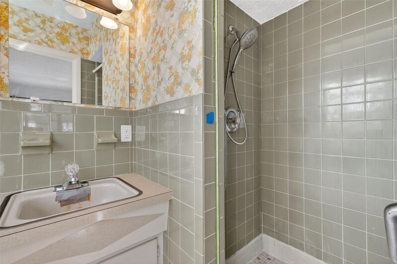 Building Photo - 5614 36th Ave N