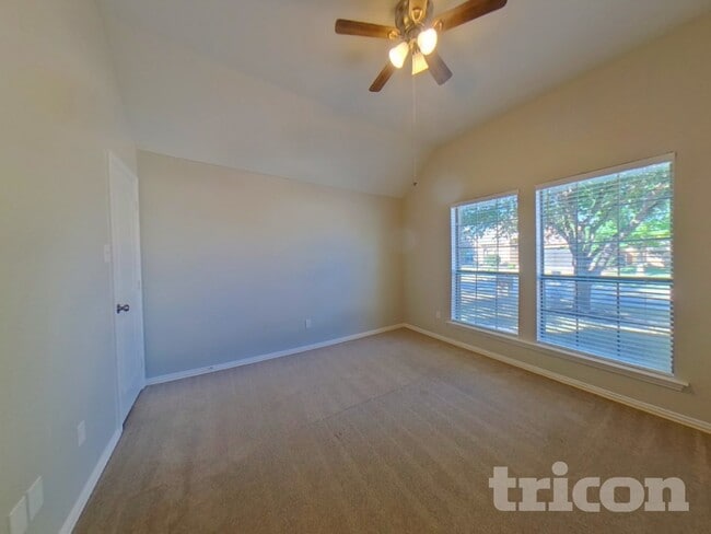 Building Photo - 129 Muirfield Dr