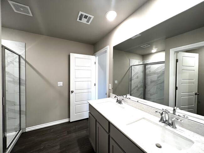 Building Photo - 2717 Dennis Drive