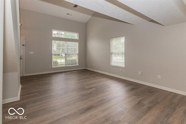 Building Photo - 10686 Trailwood Dr