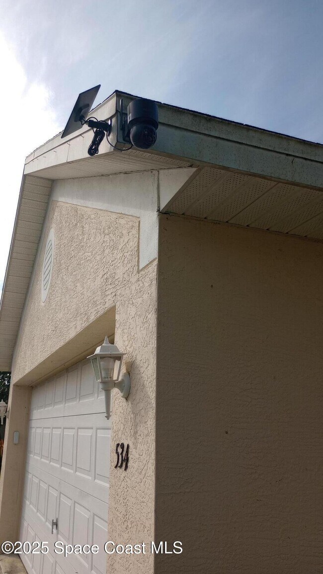 Building Photo - 534 White Plains Ave SW