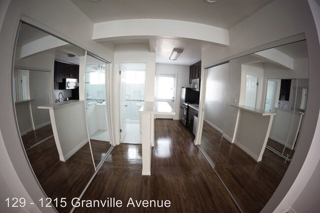 Interior Photo - 1215 Granville Ave