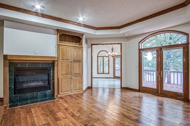 Building Photo - Lake Balboa | Home | Unfurnished
