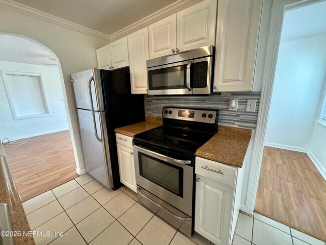 Building Photo - 288 Boylston Ave